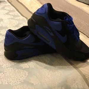 Nike air max athletic shoes Wm sz 9